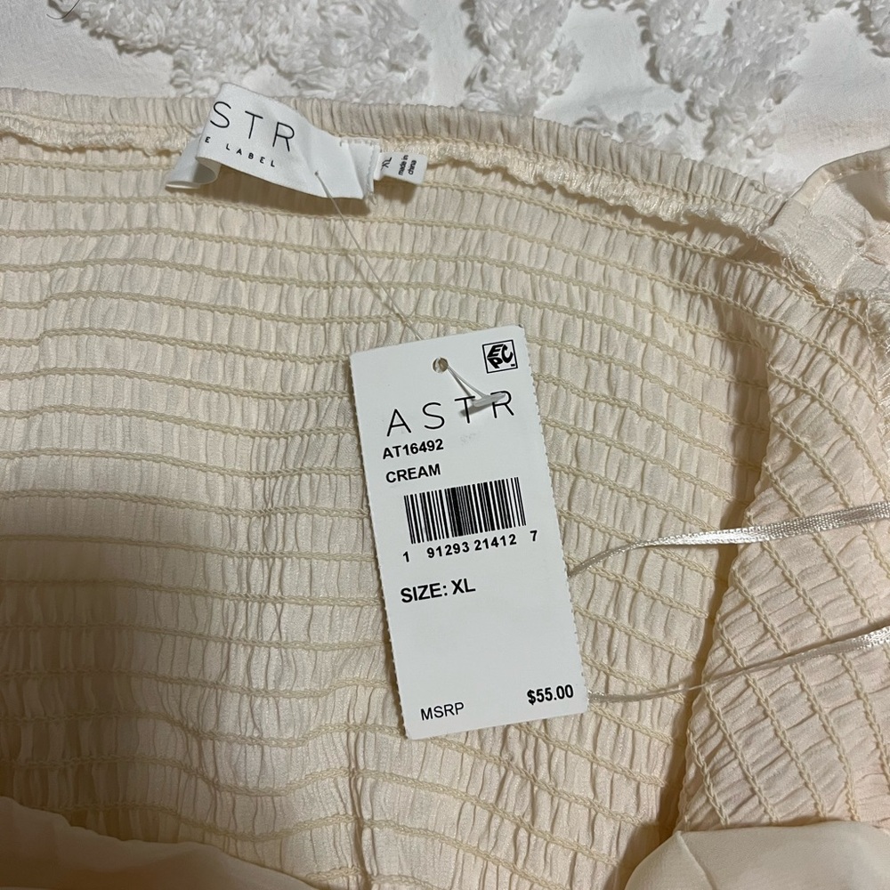 ASTR Off-White Textured Blouse